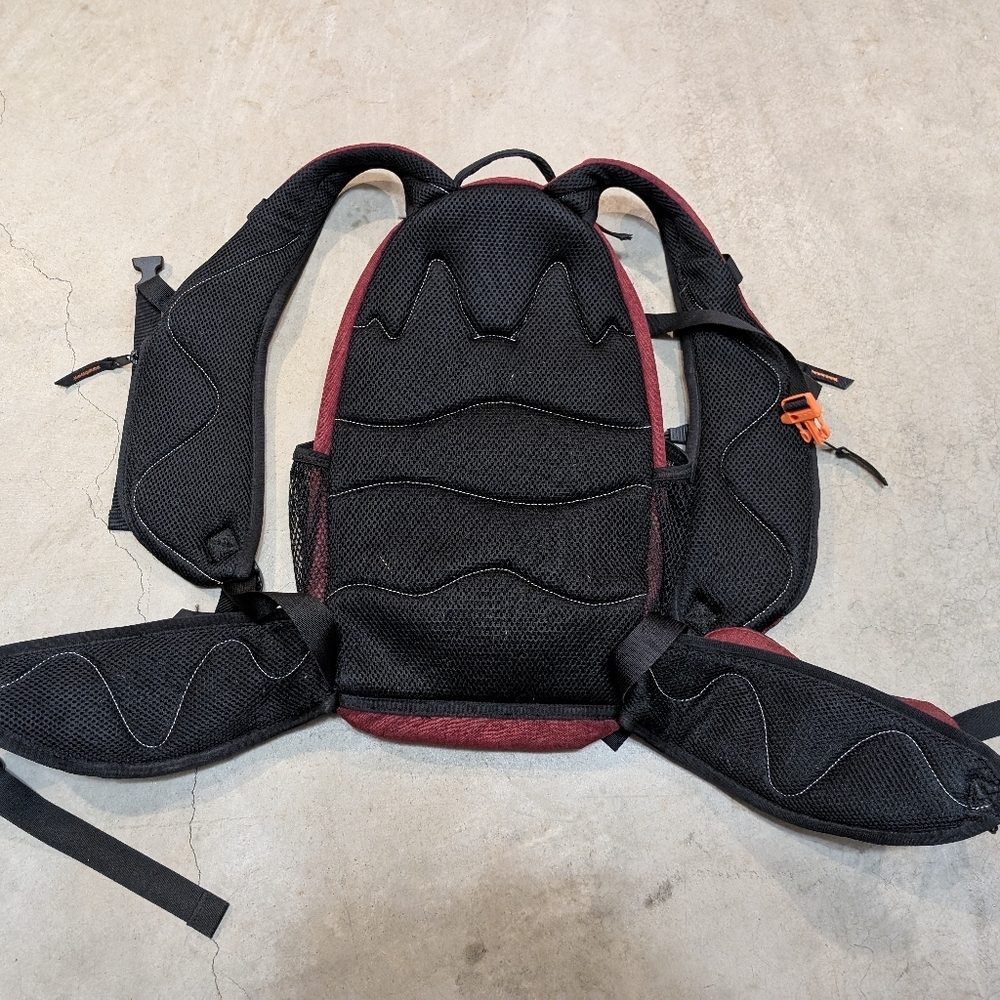 Red muttRuk Backpack - Picture 3 of 6